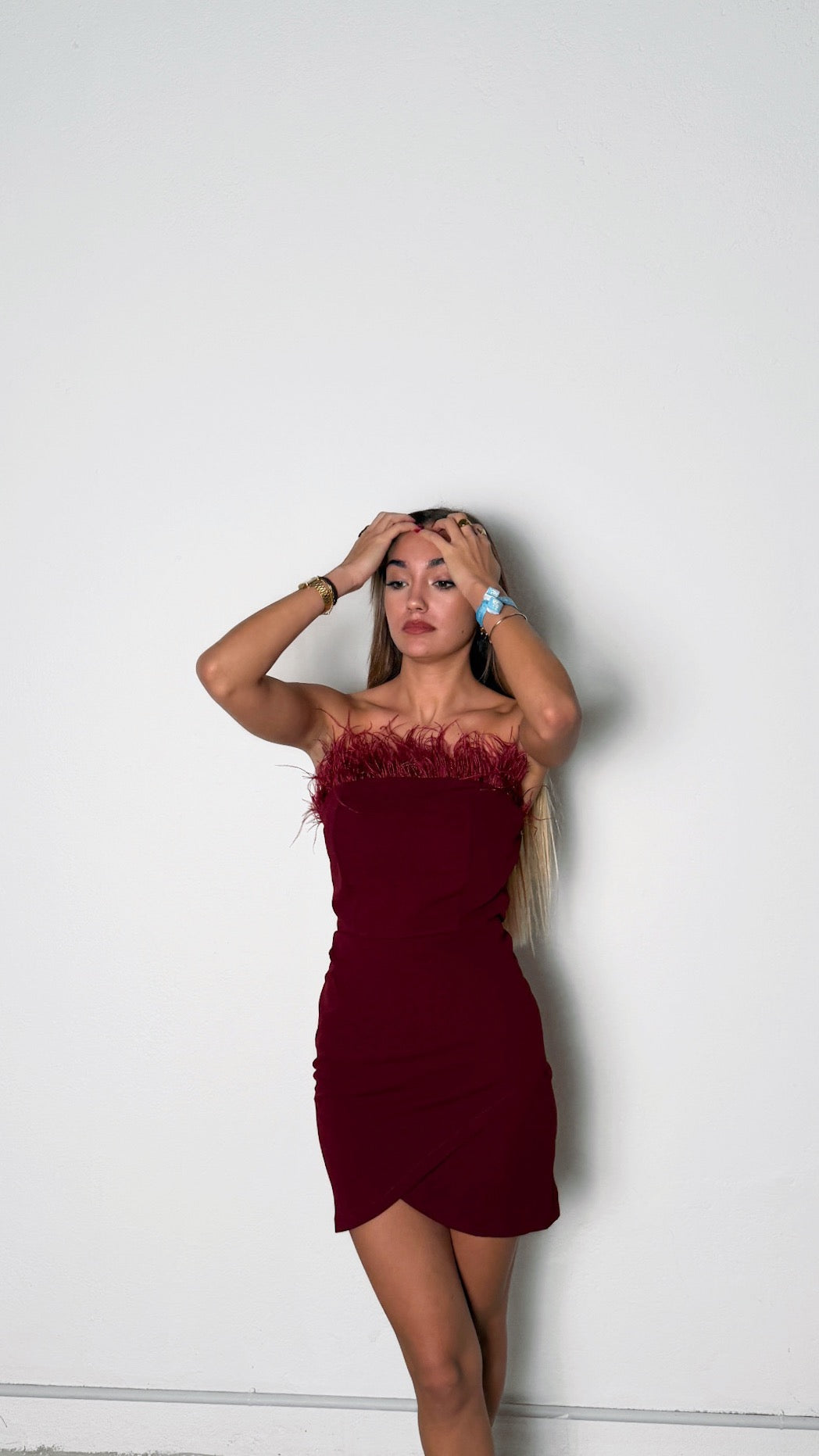 Vestido plumas - burdeos