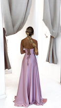 Cargar imagen en el visor de la galería, The corset dress (pink)