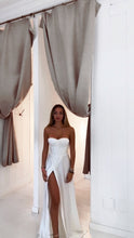 Cargar imagen en el visor de la galería, The corset dress (blanco)