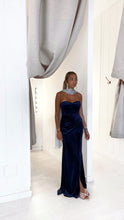 Load image into Gallery viewer, Heart velvet dress