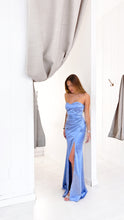 Load image into Gallery viewer, Prom dress (azul cielo)